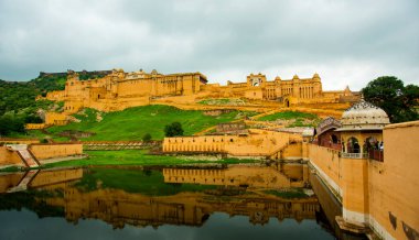 Amer veya Amber kalesi, Jaipur, Rajasthan, Hindistan 'da ünlü bir turizm merkezi, UNESCO Dünya Mirası sahası.
