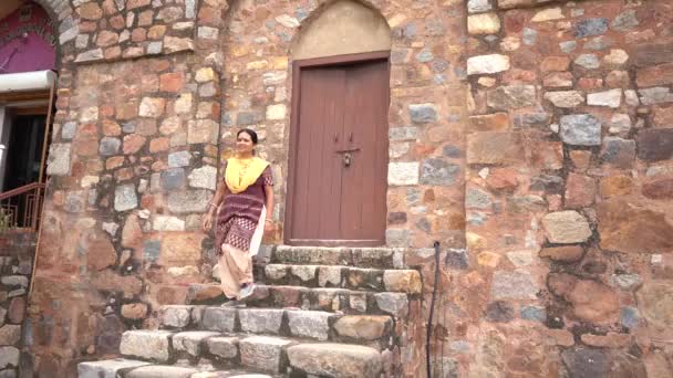 Mulher Turista Purana Qila Old Fort Delhi Índia — Vídeo de Stock