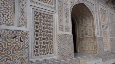  Itmad ud Daulah 'ın mezarı 1622 ve 1628 yılları arasında inşa edildi, Agra, Uttar Pradesh, Hindistan.