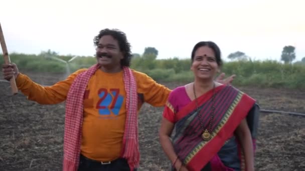 Agricultor Indiano Feliz Campo Agricultura — Vídeo de Stock