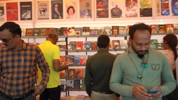 Wardha Maharashtra Indien Februar 2023 Menschen Besuchen Buchhandlung Zum Kauf — Stockvideo