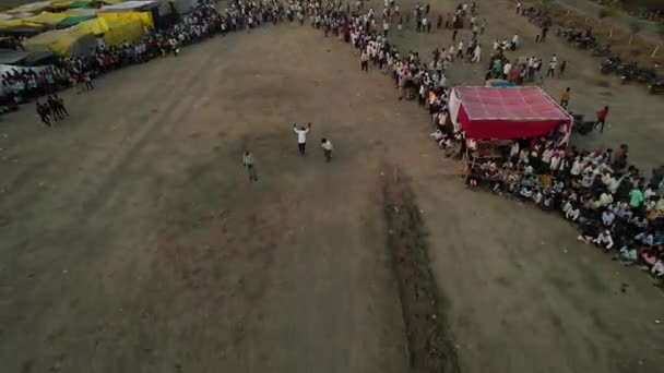 Drone Shot Van Bullock Kar Racen Ter Gelegenheid Van Oogst — Stockvideo