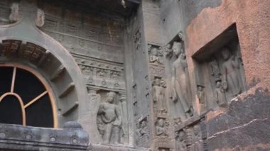 Ajanta Mağaraları 'nın dış görünüşü UNESCO Dünya Mirasları Alanıdır. Kayalarda büyük mağaralar olarak oyulmuş, Maharashtra, Aurangabad, Hindistan