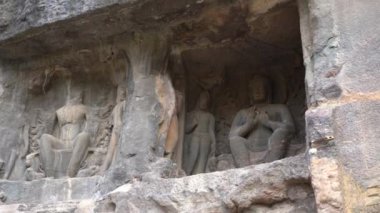Ajanta Mağaraları 'nın dış görünüşü UNESCO Dünya Mirasları Alanıdır. Kayalarda büyük mağaralar olarak oyulmuş, Maharashtra, Aurangabad, Hindistan