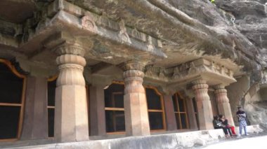 Ajanta Mağaraları 'nın dış görünüşü UNESCO Dünya Mirasları Alanıdır. Kayalarda büyük mağaralar olarak oyulmuş, Maharashtra, Aurangabad, Hindistan