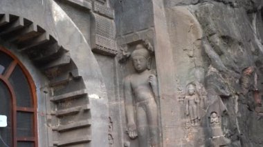 Ajanta Mağaraları 'nın dış görünüşü UNESCO Dünya Mirasları Alanıdır. Kayalarda büyük mağaralar olarak oyulmuş, Maharashtra, Aurangabad, Hindistan