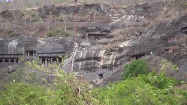Ajanta Mağaraları 'nın dış görünüşü UNESCO Dünya Mirasları Alanıdır. Kayalarda büyük mağaralar olarak oyulmuş, Maharashtra, Aurangabad, Hindistan