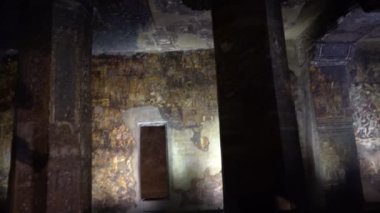 Ajanta Mağaraları no: 1, UNESCO Dünya Mirası Sitesi, Aurangabad, Maharashtra, Hindistan.