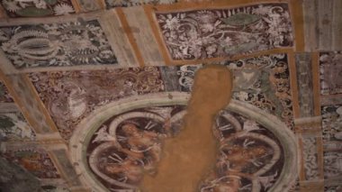 Ajanta Mağaraları no: 1, UNESCO Dünya Mirası Sitesi, Aurangabad, Maharashtra, Hindistan.