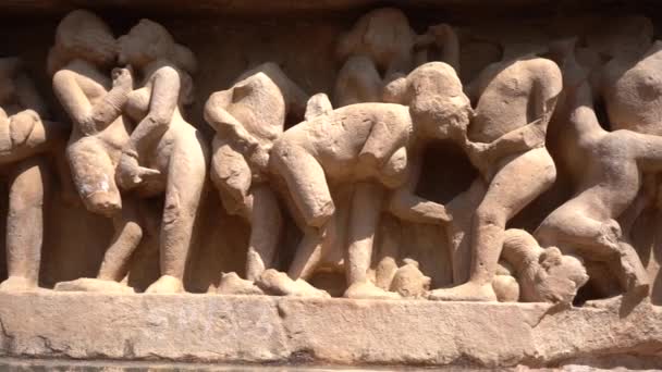 Erotische Beeldhouwkunst Lakshmana Tempel Khajuraho Unesco World Heritage Site Madhya — Stockvideo