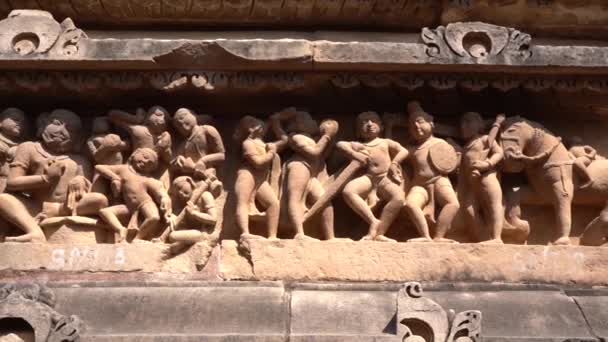 Detalhes Escultura Templo Lakshmana Khajuraho Patrimônio Mundial Unesco Famoso Por — Vídeo de Stock