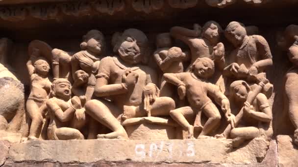 Λεπτομέρειες Γλυπτική Του Ναού Lakshmana Khajuraho Μνημείο Παγκόσμιας Κληρονομιάς Της — Αρχείο Βίντεο