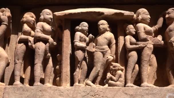 Ερωτικό Γλυπτό Στο Ναό Lakshmana Khajuraho Μνημείο Παγκόσμιας Κληρονομιάς Unesco — Αρχείο Βίντεο