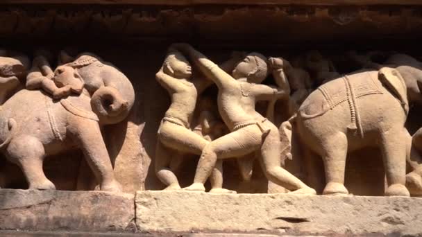 Detalles Escultura Del Templo Lakshmana Khajuraho Unesco Patrimonio Humanidad Famoso — Vídeos de Stock