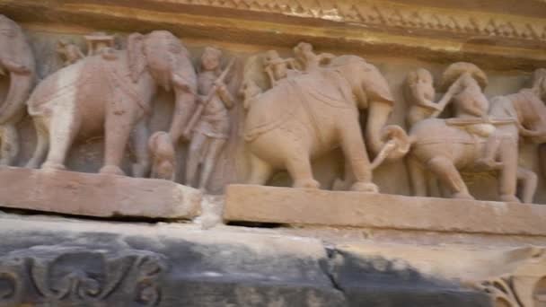 Λεπτομέρειες Γλυπτική Του Ναού Lakshmana Khajuraho Μνημείο Παγκόσμιας Κληρονομιάς Της — Αρχείο Βίντεο