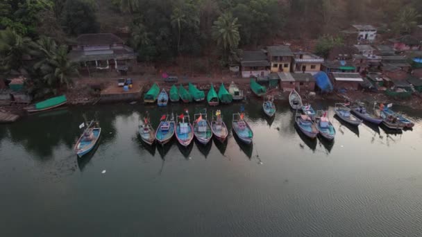 Vista Aérea Pueblo Pescadores Barco Pesca Costa Konkan Maharashtra India — Vídeos de Stock