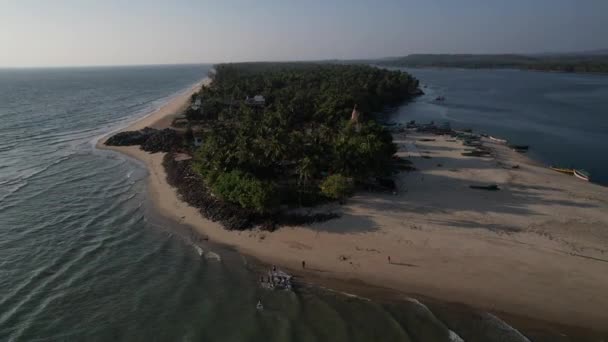 印度马哈拉施特拉邦孔坎海岸最美丽海滩的航拍摄像 — 图库视频影像