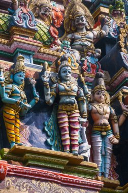 Hindistan, Madurai 'deki en büyük ve en eski tapınaklardan biri olan Meenakshi Tapınağı' nın detayları..