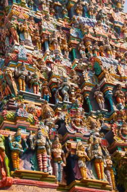 Hindistan, Madurai 'deki en büyük ve en eski tapınaklardan biri olan Meenakshi Tapınağı' nın detayları..