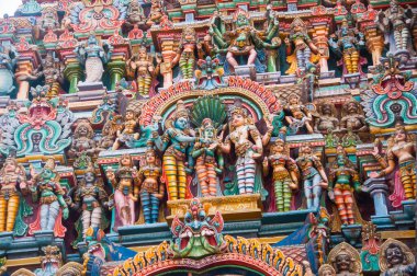 Hindistan, Madurai 'deki en büyük ve en eski tapınaklardan biri olan Meenakshi Tapınağı' nın detayları..