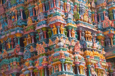 Hindistan, Madurai 'deki en büyük ve en eski tapınaklardan biri olan Meenakshi Tapınağı' nın detayları..