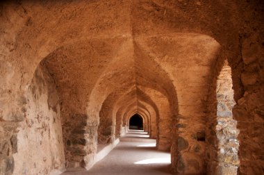 Mandu 'daki Baz Bahadur Sarayı, Madhya Pradesh, Hindistan, Mandu turizm merkezinin önde gelen turistik merkezi..