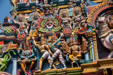 Hindistan, Madurai 'deki en büyük ve en eski tapınaklardan biri olan Meenakshi Tapınağı' nın detayları..