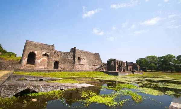 Jahaz Mahal (gemi Sarayı) Mandu, Madhya Pradesh, Hindistan içinde