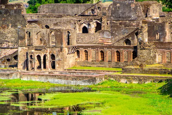 Jahaz Mahal (gemi Sarayı) Mandu, Madhya Pradesh, Hindistan içinde