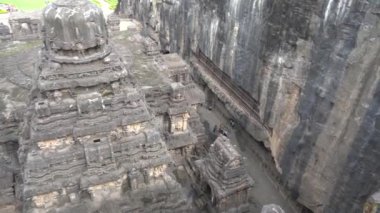 Kailasa Tapınağı, Ellora mağaraları, dünyadaki en büyük kaya kesimi mağara kompleksi ve UNESCO dünya mirası alanlarından biridir..