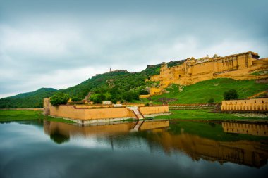 Amer veya Amber kalesi, Jaipur, Rajasthan, Hindistan 'da ünlü bir turizm merkezi, UNESCO Dünya Mirası sahası.