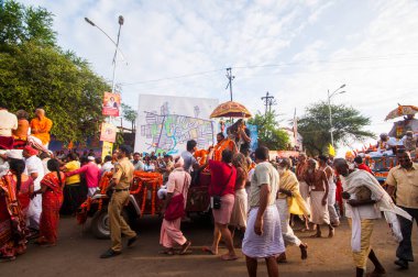 NASHIK, INDIA, 27 Ağustos 2015: Simhastha Kumbh Mela 'daki Hindu dindarlar.
