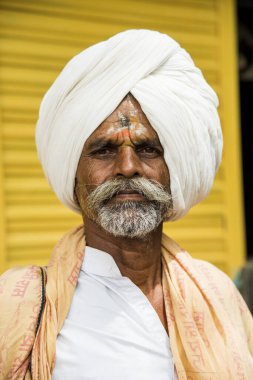 NASHIK, INDIA, 27 Ağustos 2015: Kumbh Mela 'daki kutsal adam Hindu sadhus' un portresi
