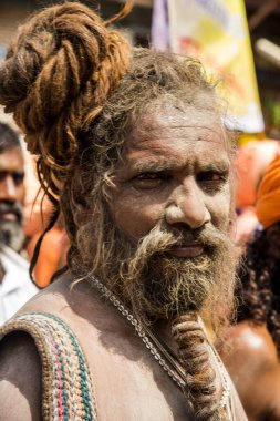 TRIMBAKESHWAR, NASHIK, INDIA, 27 Ağustos 2015: Kumbh Mela 'lı Shahi Snan' dan önce Sadhus 'un geçit töreni.