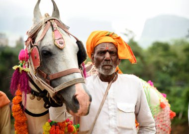 NASHIK, INDIA, 27 Ağustos 2015: Kumbh Mela 'daki kutsal adam Hindu sadhus' un portresi