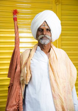 NASHIK, INDIA, 27 Ağustos 2015: Kumbh Mela 'daki kutsal adam Hindu sadhus' un portresi