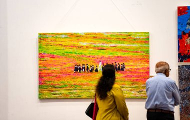 MUMBAI, INDIA, 14 Mart 2025: Nehru Center Sanat Galerisi 'ndeki sanat sergisini ziyaret edenler giriş ücreti alınmadan ve fotoğraf yasaklanmadan halka açıldı. 