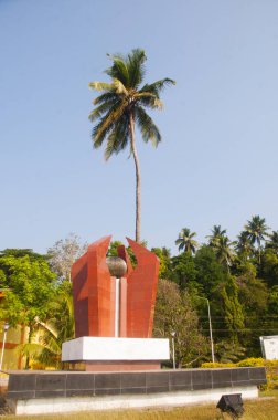 Tsunami Anıtı Rajiv Gandhi Su Sporları Kompleksi, Port Blair, Hindistan.