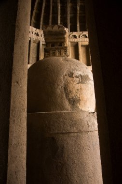 Aurangabad Mağaraları, Hindistan 'ın Maharashtra kentindeki Aurangabad şehrinde 2. yüzyıldan kalma kaya kesimli Budist mağara anıtlarıdır..