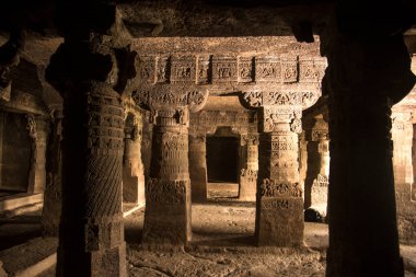 Aurangabad Mağaraları, Hindistan 'ın Maharashtra kentindeki Aurangabad şehrinde 2. yüzyıldan kalma kaya kesimli Budist mağara anıtlarıdır..