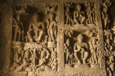 Aurangabad Mağaraları 'ndaki Buda Heykeli, Hindistan, Maharashtra, Aurangabad' da 2. yüzyıldan kalma kaya kesimli Budist mağara anıtlarıdır..