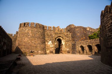 Aurangabad yakınlarındaki Antik Daulatabad kalesi, Maharashtra, Hindistan, MS 14. yüzyılda inşa edildi.