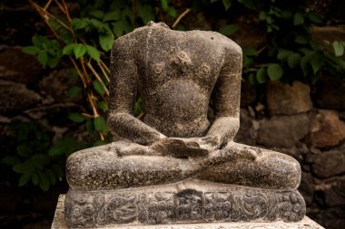 Daulatabad Kalesi, Hindistan 'da antik taş heykel.