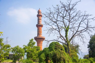Aurangabad yakınlarındaki Antik Daulatabad kalesi, Maharashtra, Hindistan, MS 14. yüzyılda inşa edildi.