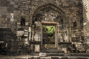 Aurangabad yakınlarındaki Antik Daulatabad kalesi, Maharashtra, Hindistan, MS 14. yüzyılda inşa edildi.