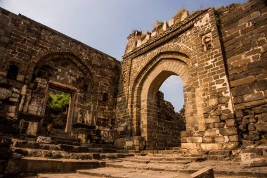Aurangabad yakınlarındaki Antik Daulatabad kalesi, Maharashtra, Hindistan, MS 14. yüzyılda inşa edildi.
