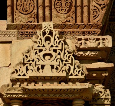 Khajuraho Tapınağı 'ndaki taş oyma heykelleri UNESCO' nun dünya mirası alanı Khajuraho, Madhya Pradesh, Hindistan