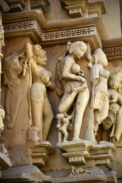 Taş oyma heykelleri Javari Tapınağı, Khajuraho, Madhya Pradesh, Hindistan, UNESCO dünya mirası alanı