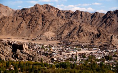 Leh şehir manzaralı Leh Palace, Leh, Ladakh, Hindistan