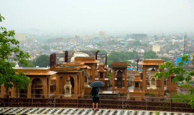 Hindu mezarlığı mozolesi. Jaisalmer, Rajasthan, Hindistan
